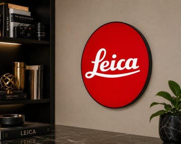 Leica collectie - lichtbord met logo - tentoonstelling voor