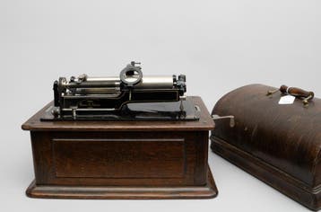 Een ‘Thomas A. Edison phonograph fonograaf, ca. 1900, Gebruikt