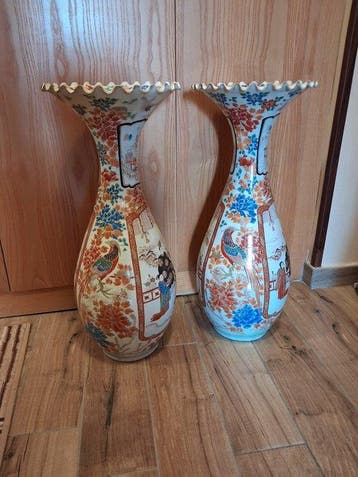 Vaas - Porselein - Japan - een paar Imari-vazen (Zonder, Antiek en Kunst