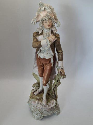 Royal Dux - Beeldje - Homme en costume XVIIIe siècle -