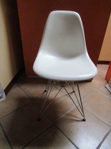 VITRA Eames Plastic Side Chair RE DSR - Charles Eames -