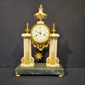 Portico klok Directoire - Verguld brons - 1750-1800 -