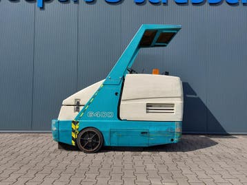 Tennant 6400 veegmachine, Ophalen of Verzenden, Zo goed als nieuw, Tennant