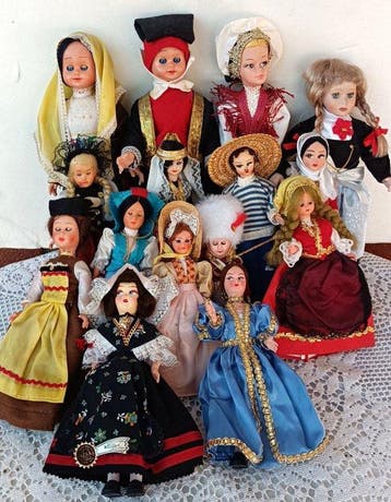 Themacollectie - Collectie poppen in traditionele regionale
