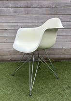 Vitra - Charles & Ray Eames - Fauteuil - DAR - Polypropyleen