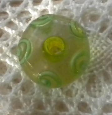10 x Handgemaakte glaskraal donut met groene kriebels 9 x..., Ophalen of Verzenden, Nieuw, Kraal