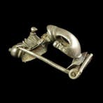 Oud-Romeins Zilver Zeldzame fibula in dolfijnstijl met vogel