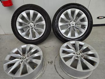 Skoda Enyac VW ID4 ID5 ID6 Buzz Audi Q4 19 inch winterbanden, 19 inch, Banden en Velgen, Nieuw, 235 mm
