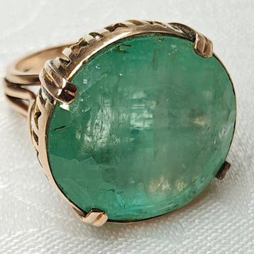 Ring - 9 kt. Geel goud - 61.30ct. tw. Smaragd - Bluish, Nieuw