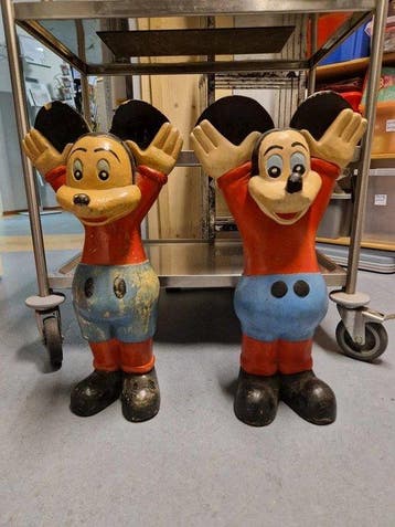 Snijwerk, Zeldzaam Koppel Vintage Handgesneden Houten Mickey, Verzamelen, Nieuw