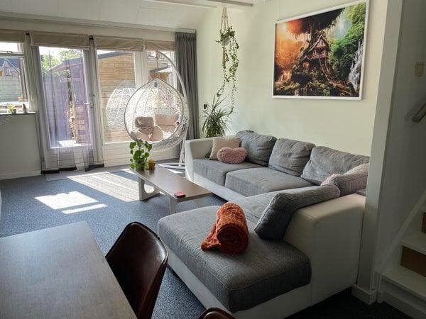 Huis te huur aan De Berk in Hellevoetsluis, Huizen en Kamers, Huizen te huur, Zuid-Holland, Tussenwoning