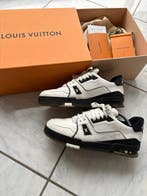 Louis Vuitton - Sneakers - Maat: EU 43, Nieuw
