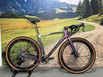 Giant Revolt Advanced SL 1 2027 SRAM Force AXS E1 Carbon ML, Ophalen, 28 inch, Carbon, 10 tot 15 versnellingen