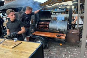 BBQ smoker huren | 2 kleps BBQ smoker, Tuin en Terras, Houtskoolbarbecues, Verzenden, Nieuw