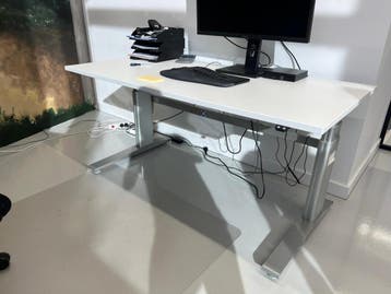 Online veiling: Actiforce, elektrisch bureau, 1,60m x 0,8m, Nieuw