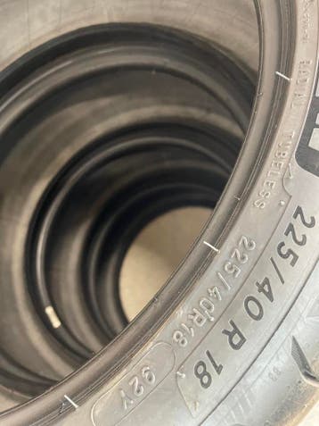 “225 40 18 michelin DEMO puntjes zitten er nog op”, Auto-onderdelen, Banden en Velgen, Ophalen, 18 inch, Gebruikt, Band(en)