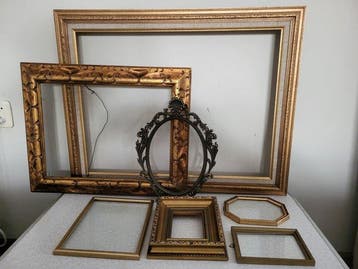 Lijst (7) - hout, glas messing - Collage oude lijsten goud