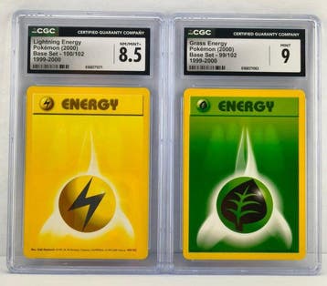 Pokémon - 2 Graded card Base Set - Grass Energy 99/102 -, Nieuw