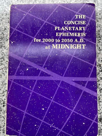The concise planetary ephemeris for 2000 to 2025 at midnight, Boeken, Wetenschap, Verzenden, Gelezen, Natuurwetenschap