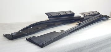 Ferrari F12 Carbon side skirts, Verzenden