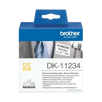 Brother DK-11234 zelfklevende naambadge labels zwart op wit, Verzenden, Nieuw, Brother