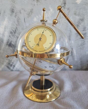 Huger / Sputnik - Weerstation - plexiglas, messing