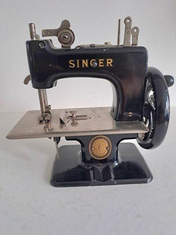 Singer Sewhandy N°20 Naaimachine - IJzer