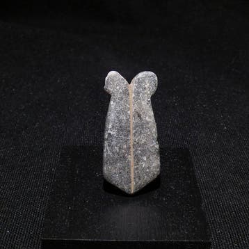 Oud-Egyptisch Faience Amulet met dubbele struisvogelveren.