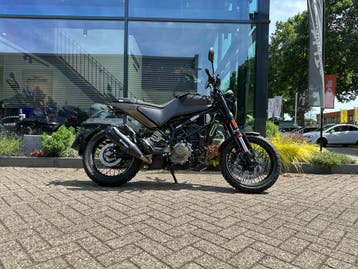 Husqvarna Svartpilen 125 (bj 2024), Occasion, Overig, Handgeschakeld, 1 cilinder