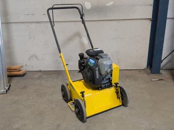 Motor verticuteermachine Eliet, Nieuw