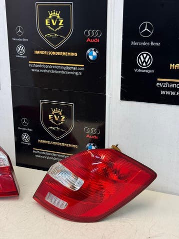 Skoda Fabia bj.2012 achterlicht set rechts en links, Gebruikt, Skoda