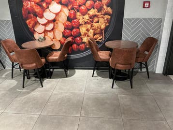 Online veiling: 2 horecatafels met 6 stoelen, Nieuw