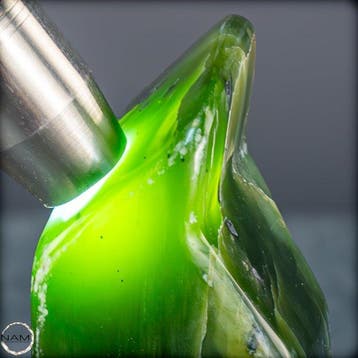 Natuurlijke nefriet vrijvorm – Tijdloze elegantie in