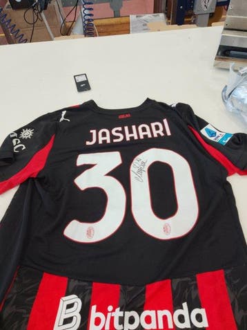AC Milan - Italiaanse voetbal competitie - Jashari - 2026 -, Verzamelen, Overige Verzamelen, Nieuw