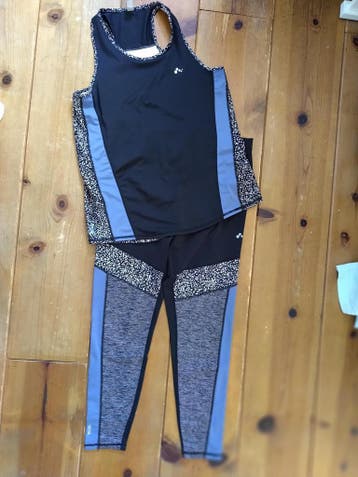 sportlegging en top van ONLY PLAY maat L/XL, Kleding | Dames, ONLY PLAY, Zwart, Maat 42/44 (L), Ophalen of Verzenden