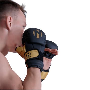 Nihon MMA-trainingshandschoen | Zwart / Goud (Maat: S), Verzenden, Nieuw, Overige, Vechtsportbescherming