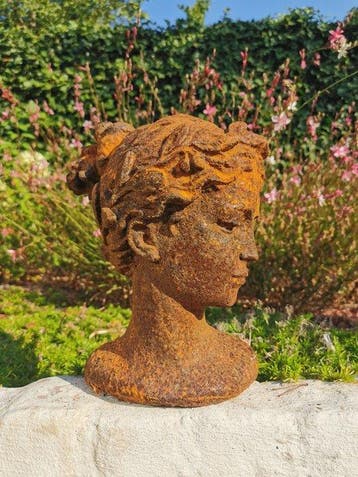 Beeldje - Lady bust - Gietijzer