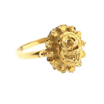 Antiek gouden ring van een mutsenbel., Gebruikt, Ophalen of Verzenden, 17 tot 18, Dame