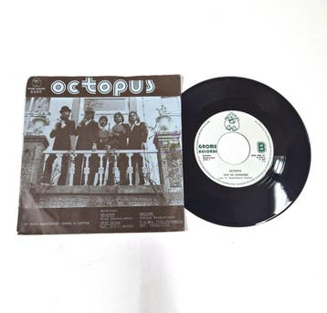 Octopus – Cry / Out Of Nowhere, Cd's en Dvd's, Verzenden, Zo goed als nieuw