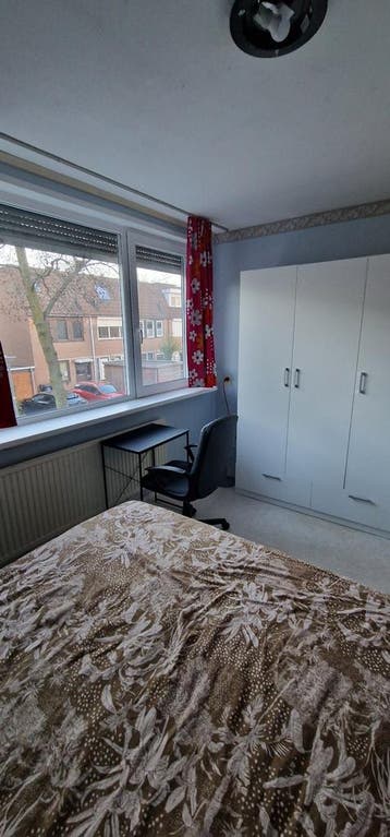 Eigen Kamer aan Zwijnsbergenweg, Rotterdam, Huizen en Kamers, Kamers te huur, Minder dan 20 m², Rotterdam