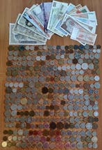 Wereld. Selection of 339 different coins from around the