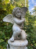 Sculptuuur voor buiten, Charming tall and heavy garden