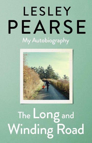 The Long and Winding Road - Lesley Pearse 9780241453209, Verzenden, Zo goed als nieuw, Lesley Pearse
