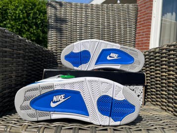 Nike Air Jordan 4 Military Blue - Maat 43 - Volledig Nieuw!, Kleding | Heren, Verzenden, Wit, Nieuw, Sneakers of Gympen