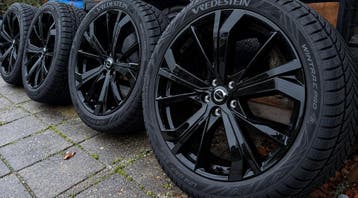 Volvo 22 inch R-design velgen XC90 met winterbanden, 275 mm, Banden en Velgen, Nieuw, Personenwagen