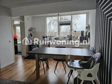 Almere: Gezellige flat met 3 kamers (Flevoland), Almere