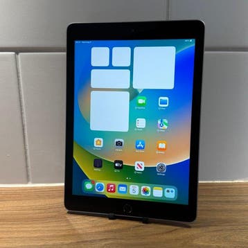 Apple iPad (5th generation) 128GB Wifi - Mobiele telefoon, Nieuw