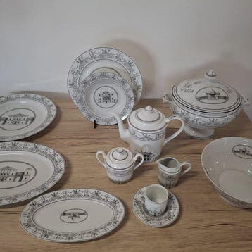 Christian Dior Porcelaine de Limoges - Eetservies voor 12, Antiek en Kunst