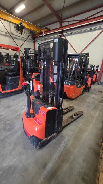 BT/TOYOTA SWE140L hefhoogte 4105 mm, 1000 tot 2000 kg, Ophalen, Elektrisch, Stapelaar