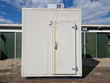 Koelcel 226 x 136 x 256 cm stekker klaar, Nieuw in verpakking, Koelen en Vriezen